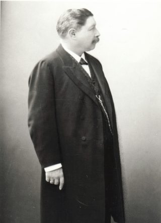 Schwarz-Weiß Portrait von Dr. Gustav Strupp